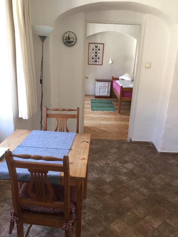 Apartments At The Golden Plough Apartment Prag