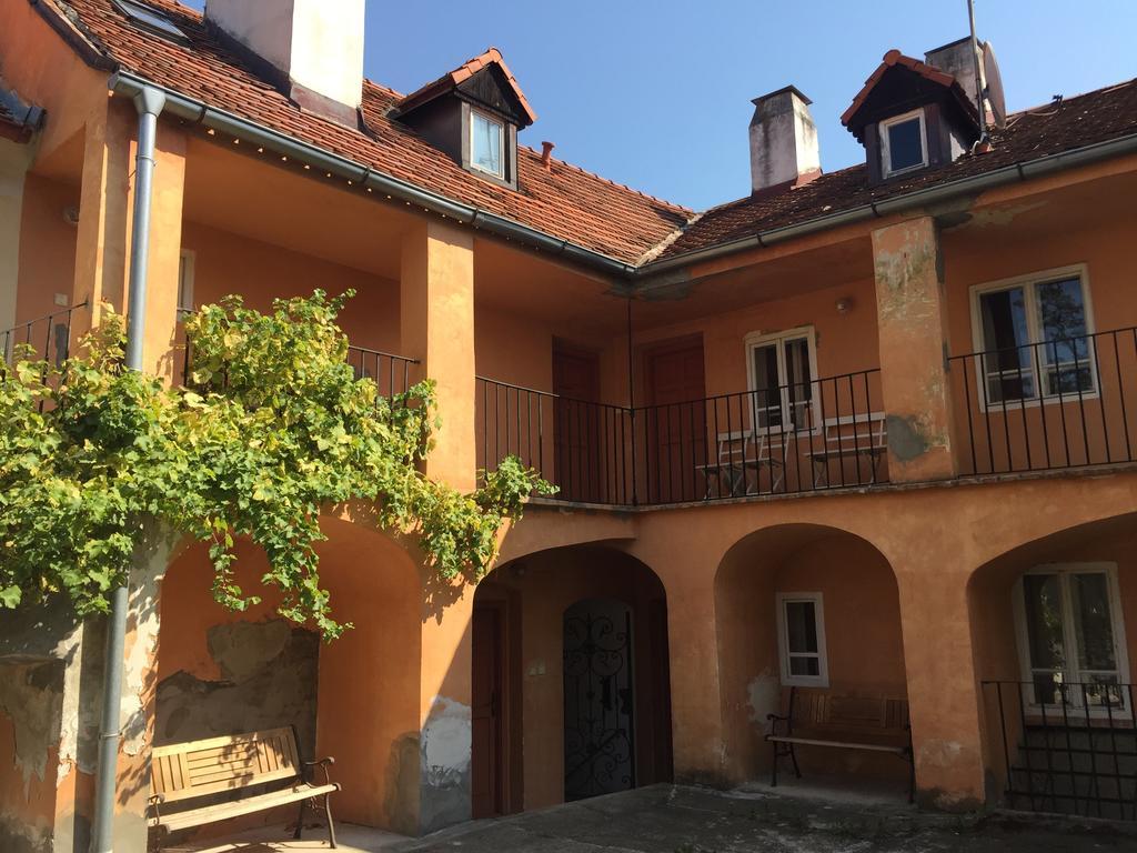Apartments At The Golden Plough Prag