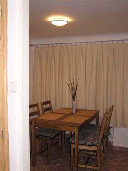 Apartments At The Golden Plough * Prag