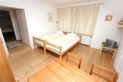 Apartments At The Golden Plough Apartment Prag